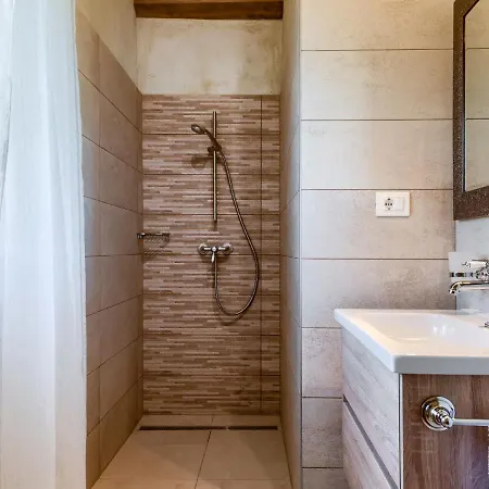 Holiday home Ernesta - Roj463 By Interhome
