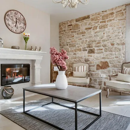 Ernesta - Roj463 By Interhome