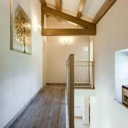 Ernesta - Roj463 By Interhome *