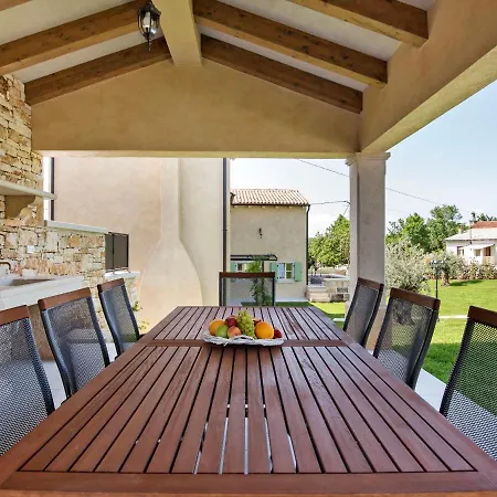 Ernesta - Roj463 By Interhome