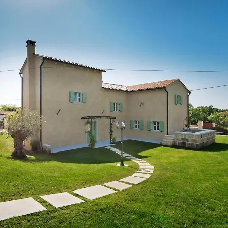 Holiday home Ernesta By Interhome