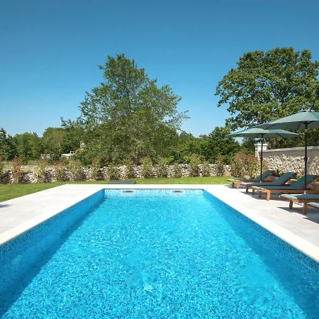 Ernesta By Interhome * Zminj