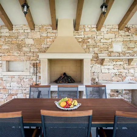 Ernesta By Interhome *